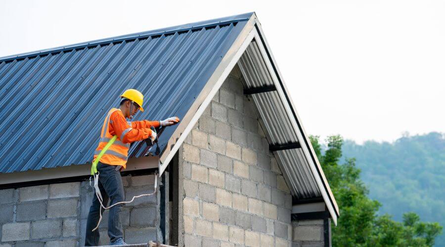 Professional gutter cleaning in Sumiton, AL